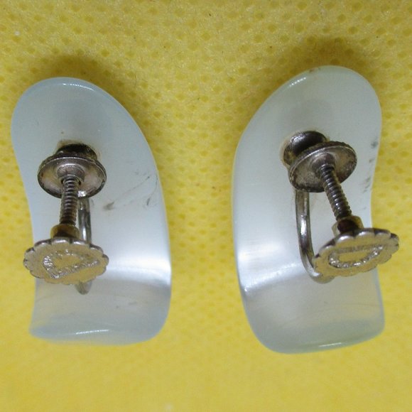 RICHELIEU STERLING SILVER Earrings Richelieu Blue Moonglow1/2 Hoop Screw Back - Picture 11 of 15